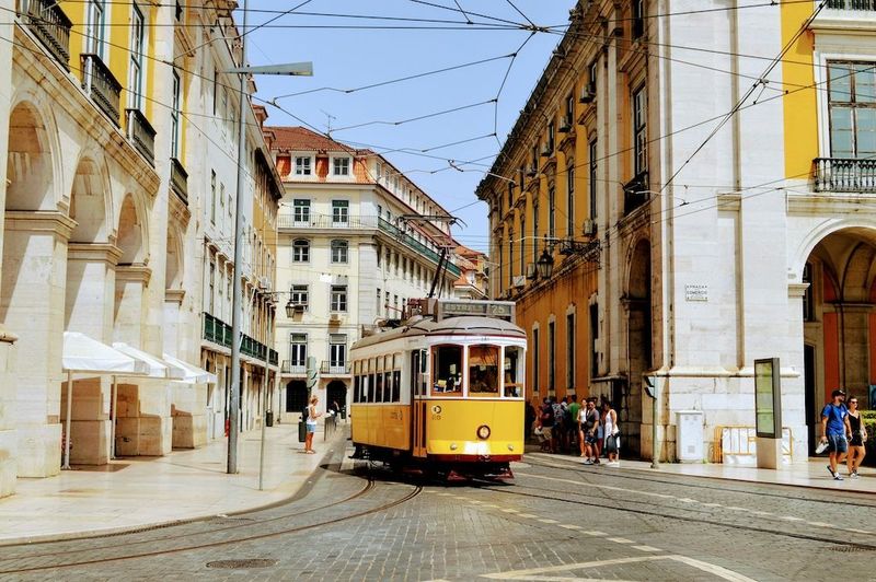 Cities Beat Beaches for Most Nomads