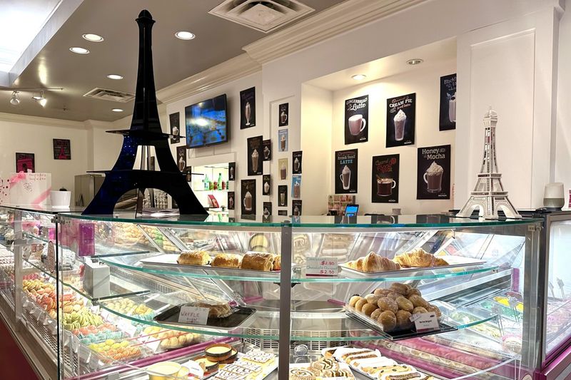 Le Macaron (Naples & Miami)