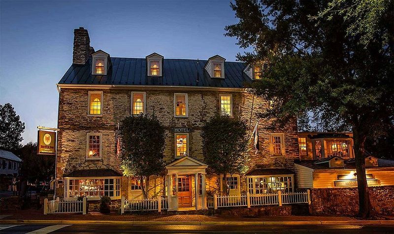 The Red Fox Inn & Tavern — Middleburg