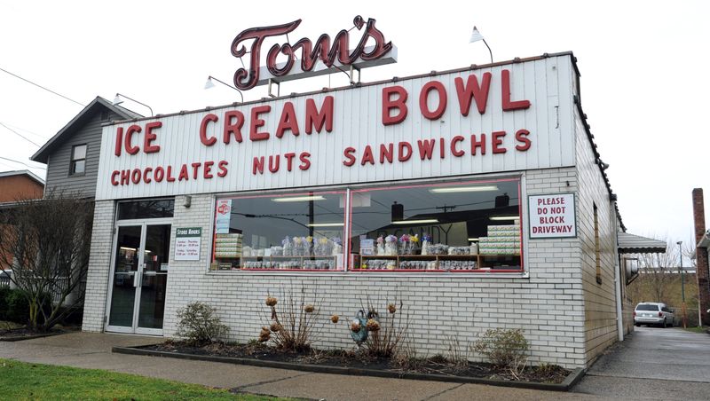 Tom’s Ice Cream Bowl – Zanesville