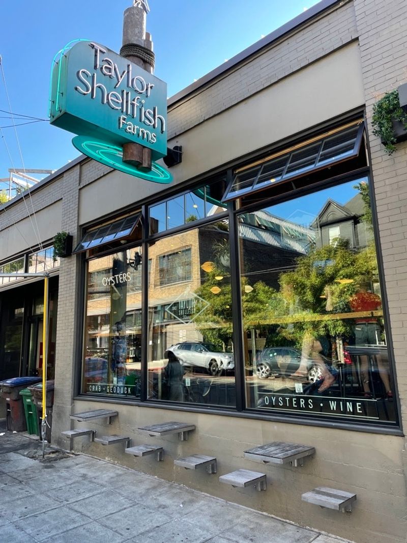 Taylor Shellfish Oyster Bars – Seattle, Bellevue, & Shelton