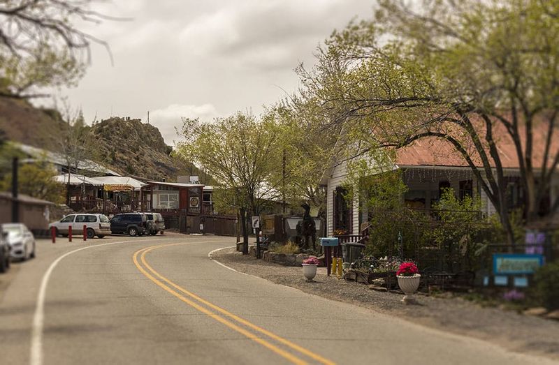 Hotspot on the Turquoise Trail