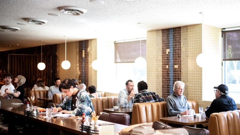 Follow the Weekday Lunch Crowd