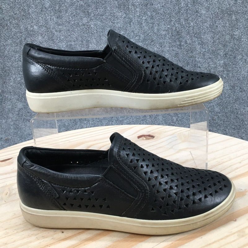 ECCO Soft 7 — supportive leather sneaker that dresses up