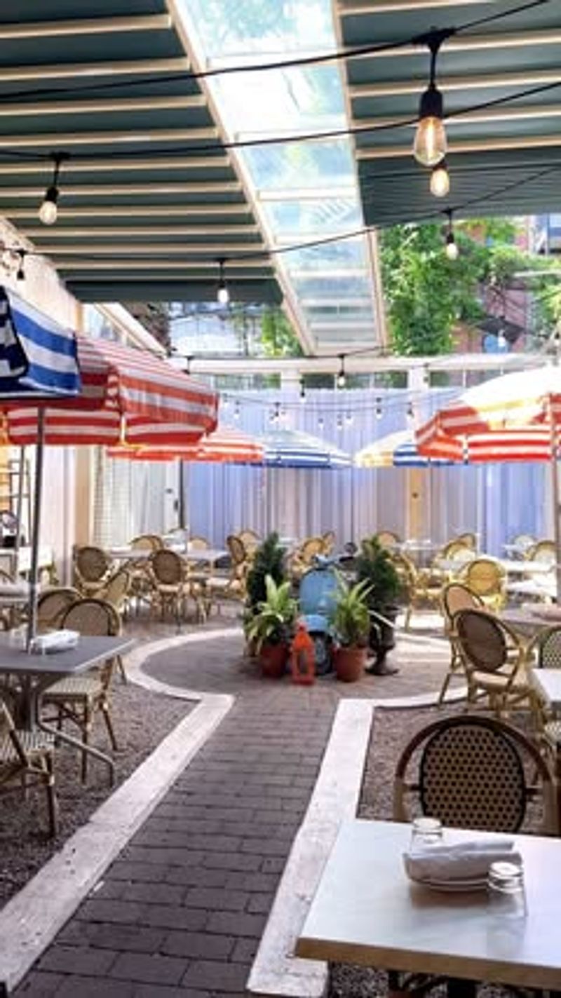 Café Spaghetti's Romantic Brooklyn Pergola