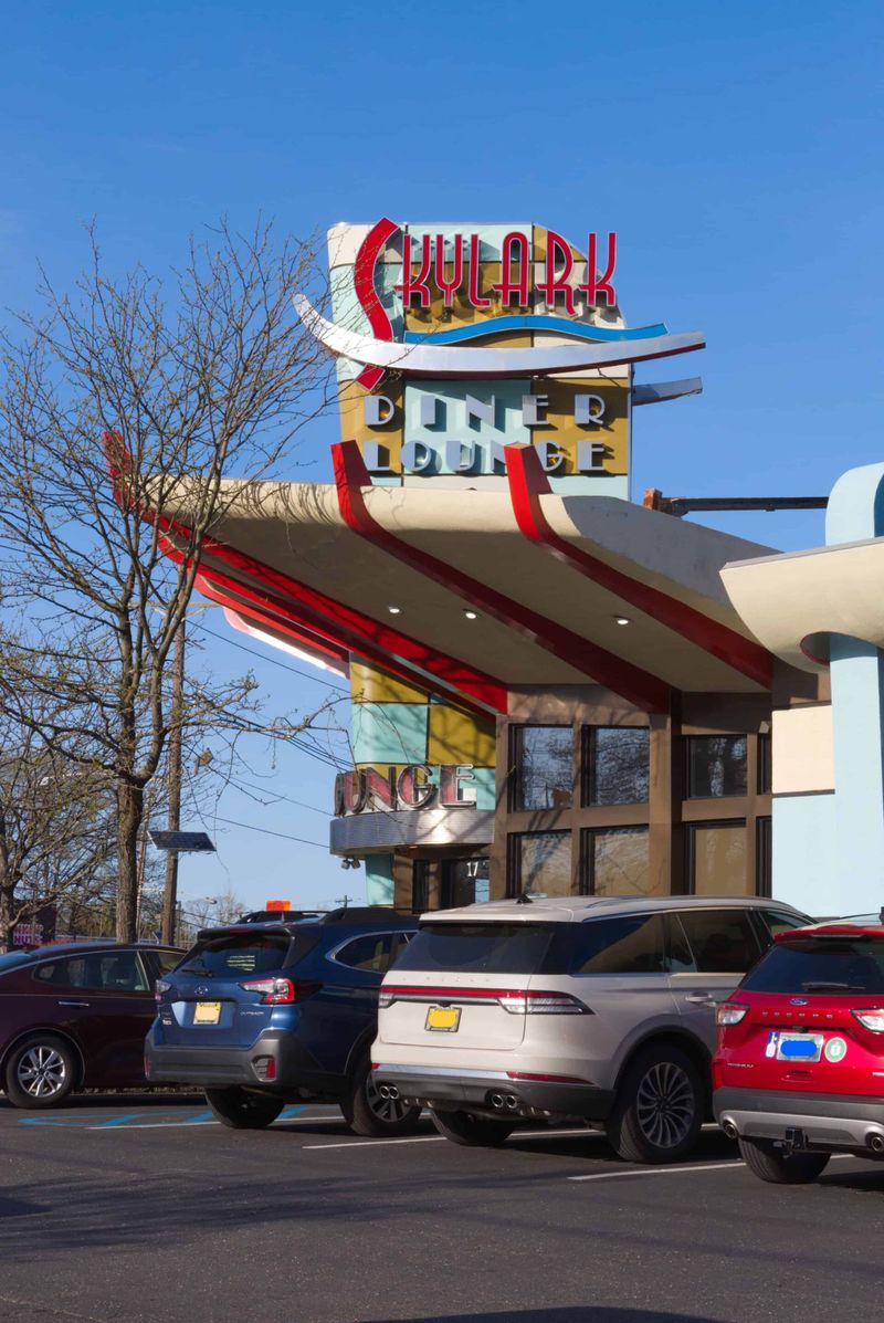 Skylark Diner — Edison