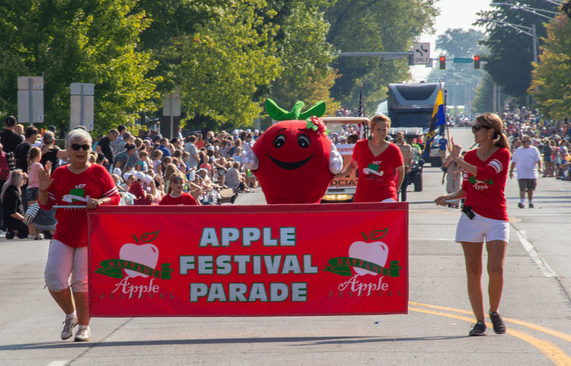Nappanee — Apple Festival (mid–late September)