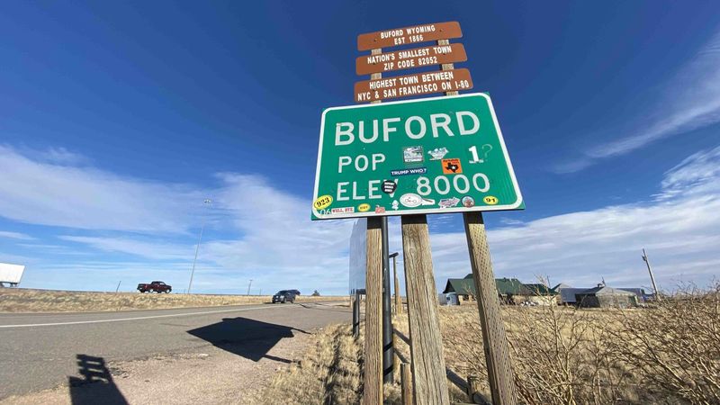 Buford, Wyoming - Loneliest Gas Station