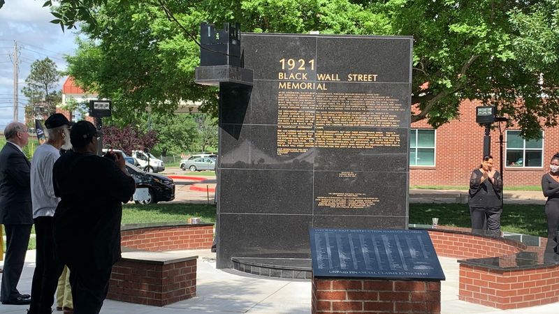 Black Wall Street Memorial (Tulsa, Oklahoma, USA)