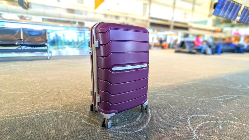 Samsonite Freeform Carry-on Spinner