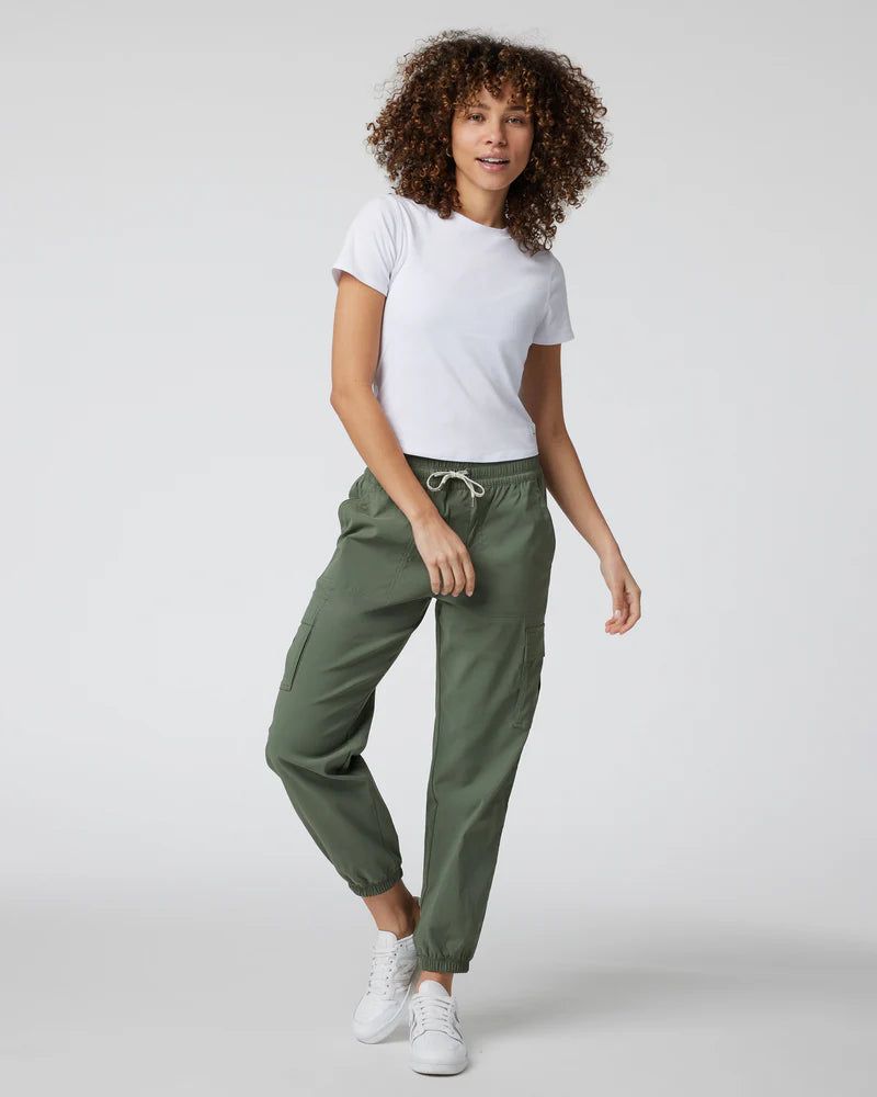Vuori Pose Fitted Tee: The Perfect Balance