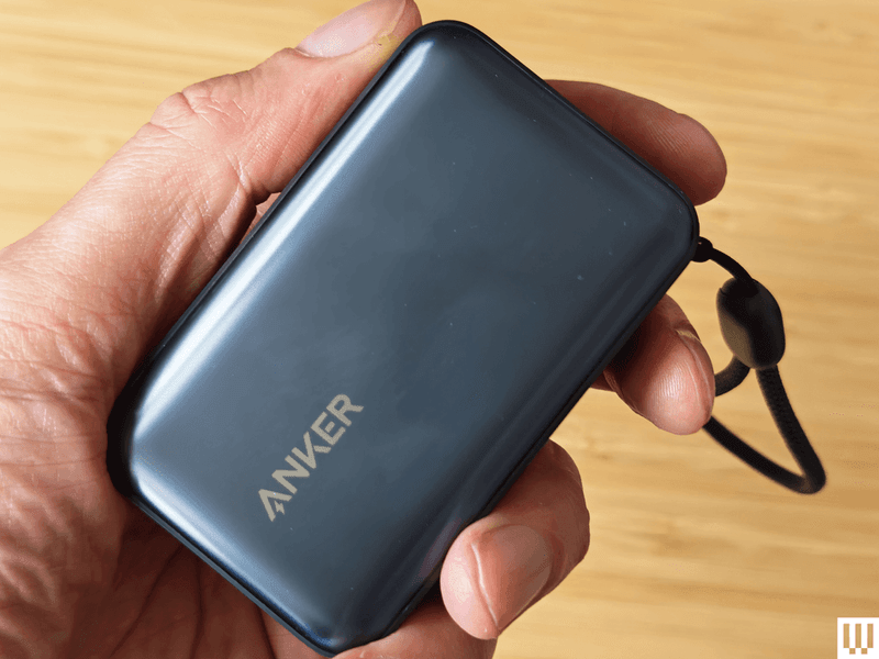 Carry-on–safe power bank (10–20k mAh)
