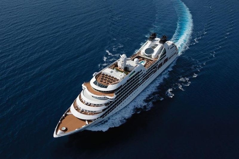 Luxury World Cruises