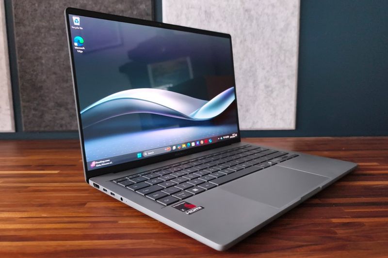 ASUS Zenbook A14: Endurance Champion