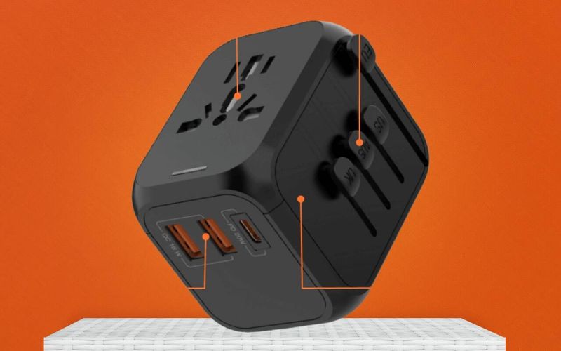 Multi Charge Travel Pro (Universal Plug System, 4 Ports)