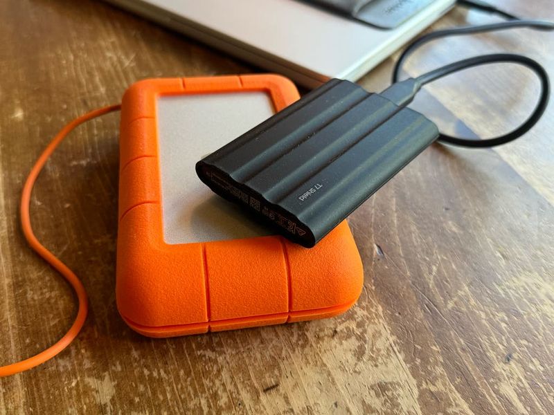 Samsung T7 Shield Portable SSD (98 g)