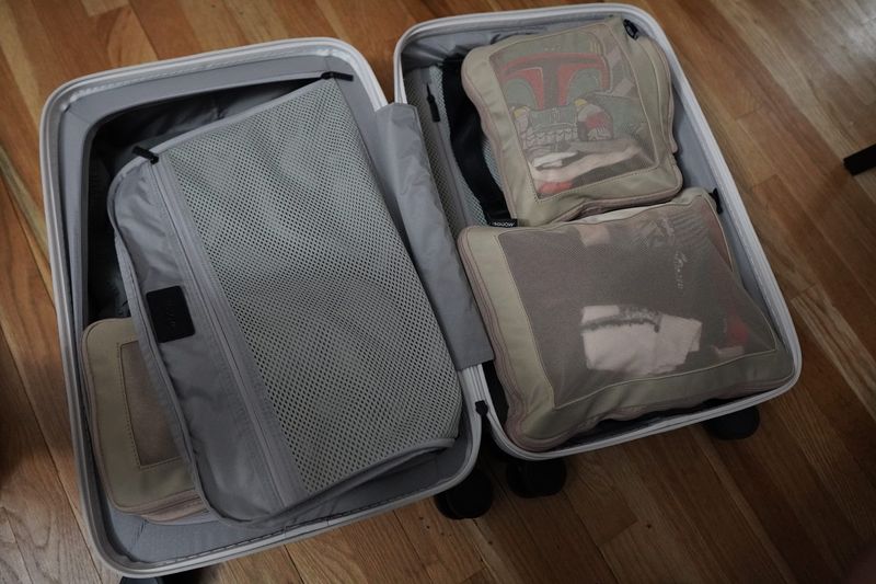 Monos — Carry-On (39.9 L 