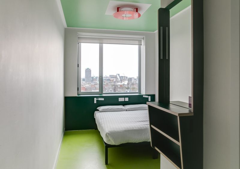 Use Hostels Including Private Room Options