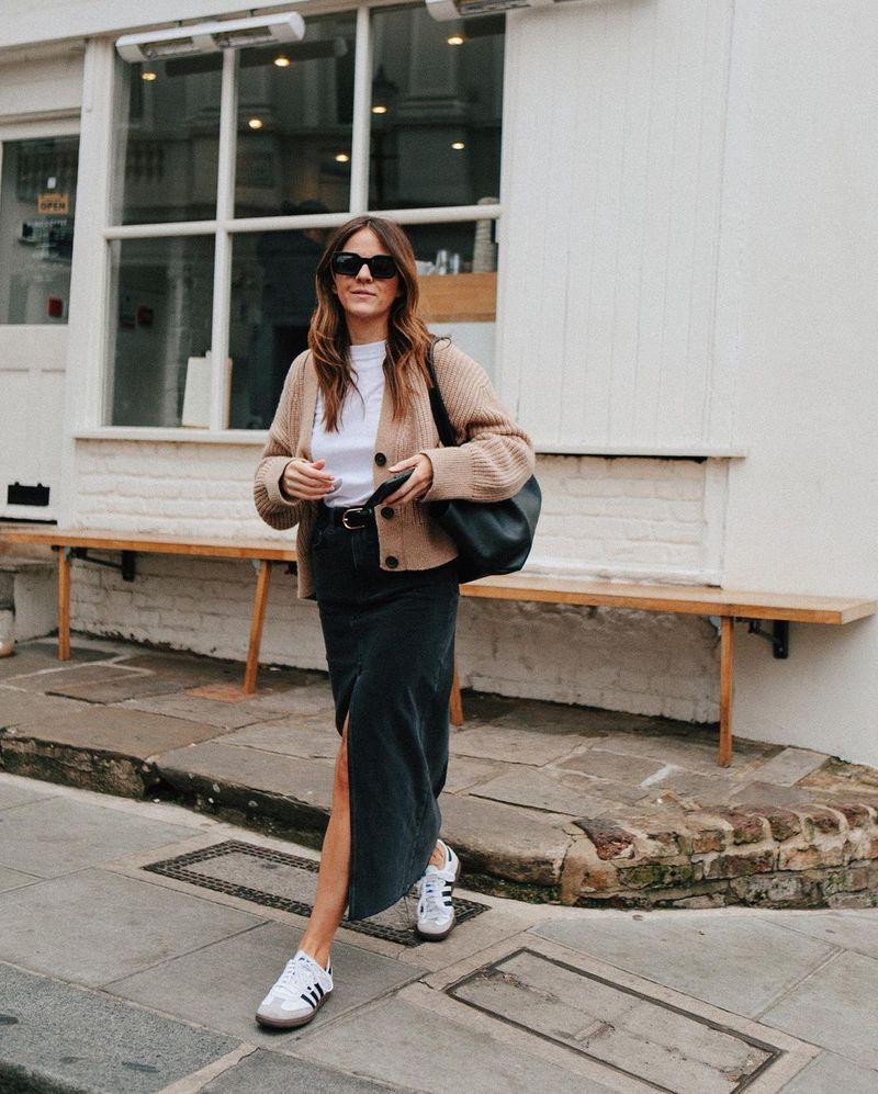 Stretch Skirt with Sneakers