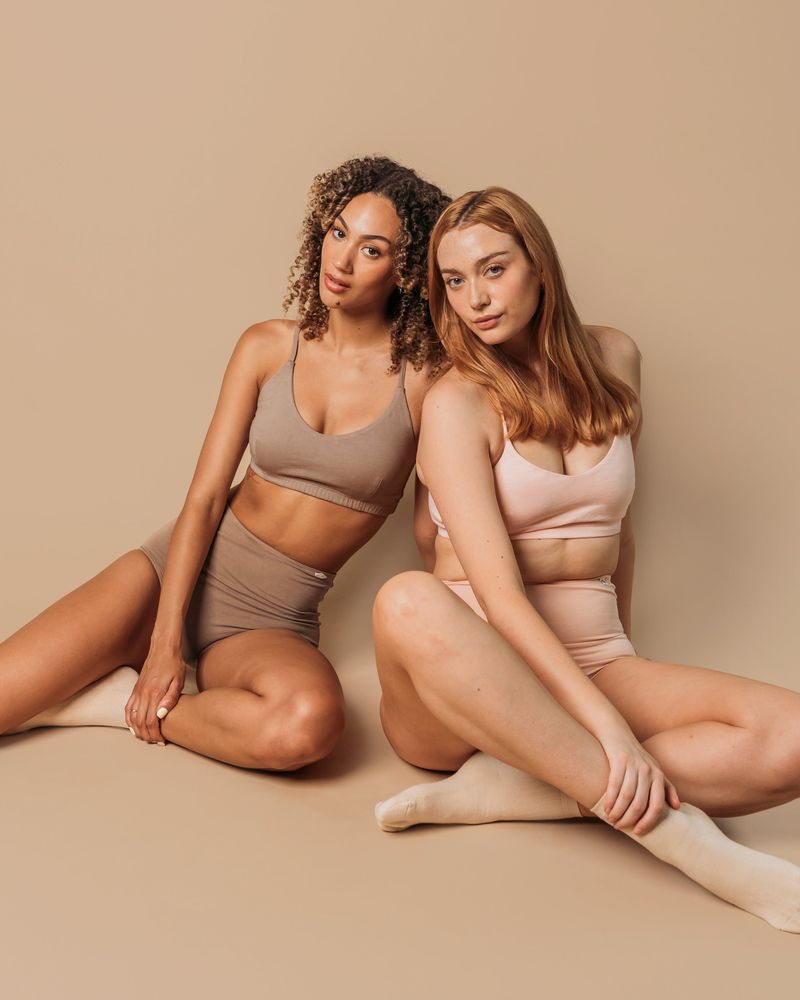 Underlayers/Undergarments (3–4)