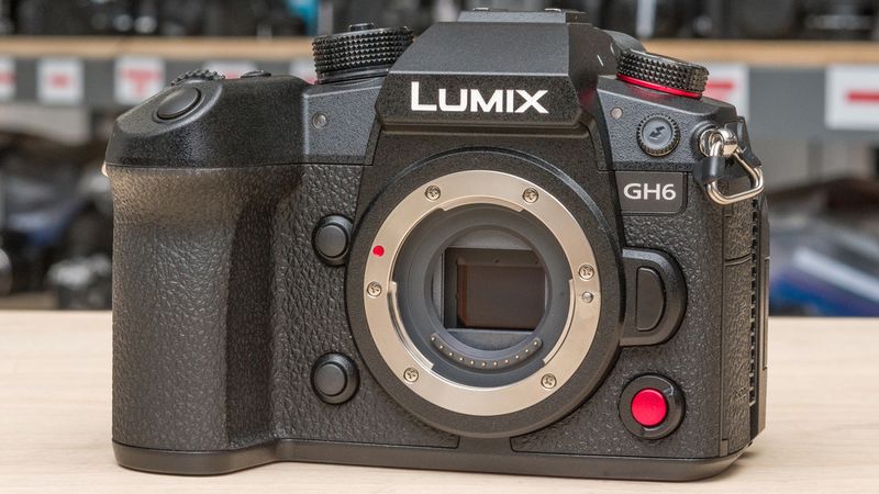 Fujifilm GH6: Hybrid Shooter's Dream