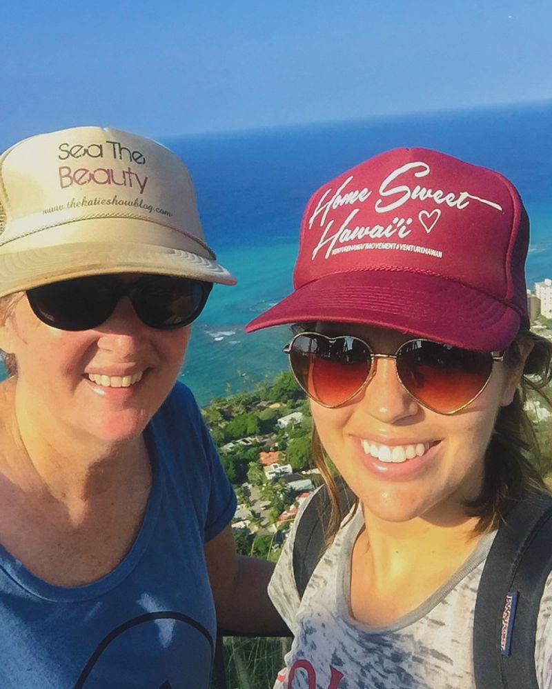 Oʻahu, Hawaiʻi — Waikīkī vibes & Pearl Harbor history