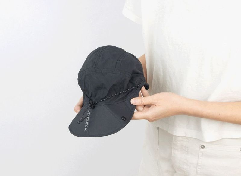 Parapack P-Cap Lite