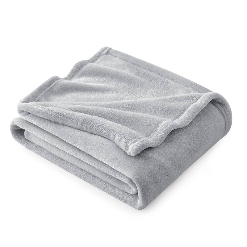 Bedsure Travel Blanket: The Goldilocks of Warmth