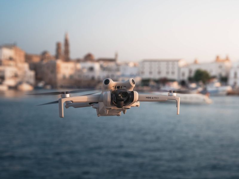 DJI Mini 4 Pro — the ultralight crowd-pleaser