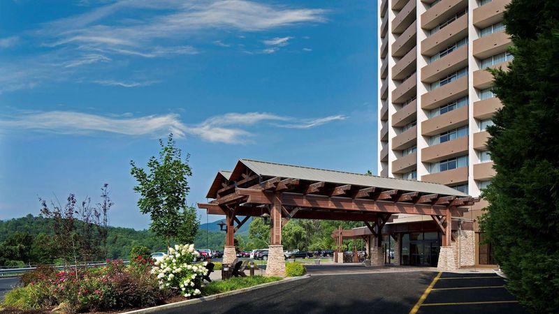 The Park Vista (DoubleTree) — Gatlinburg, TN (Great Smokies)