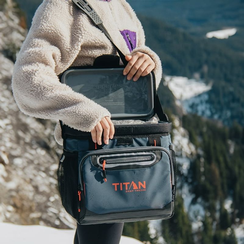 Arctic Zone Titan 16-Can Zipperless (Soft/HardBody)