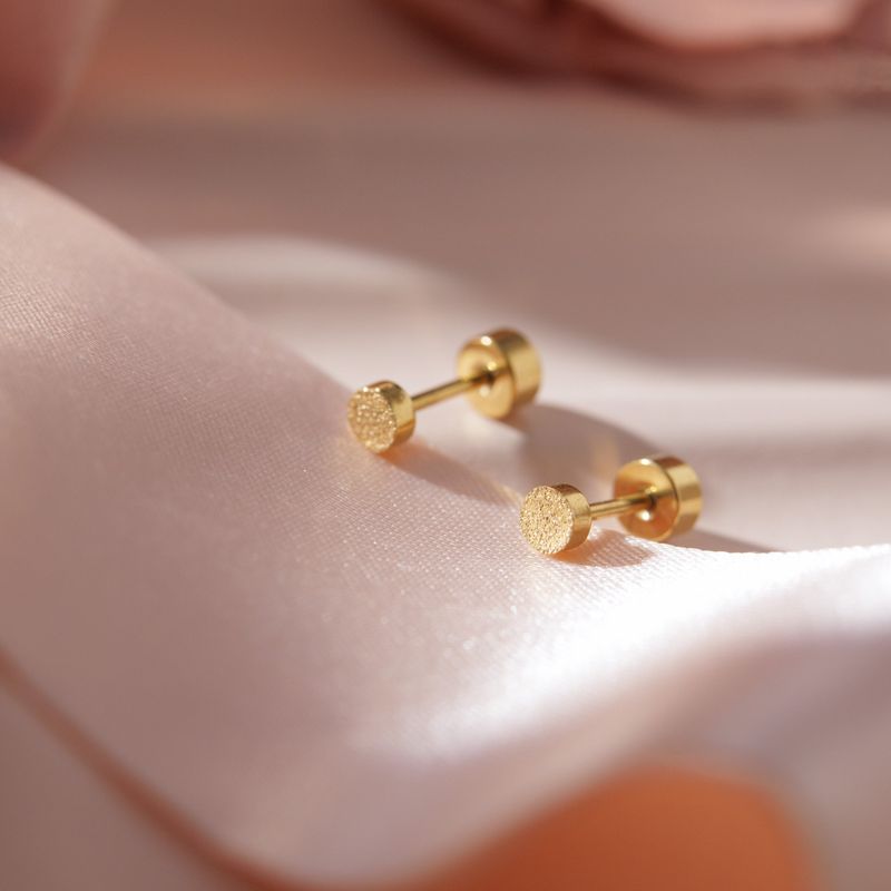 Screw-back stud earrings