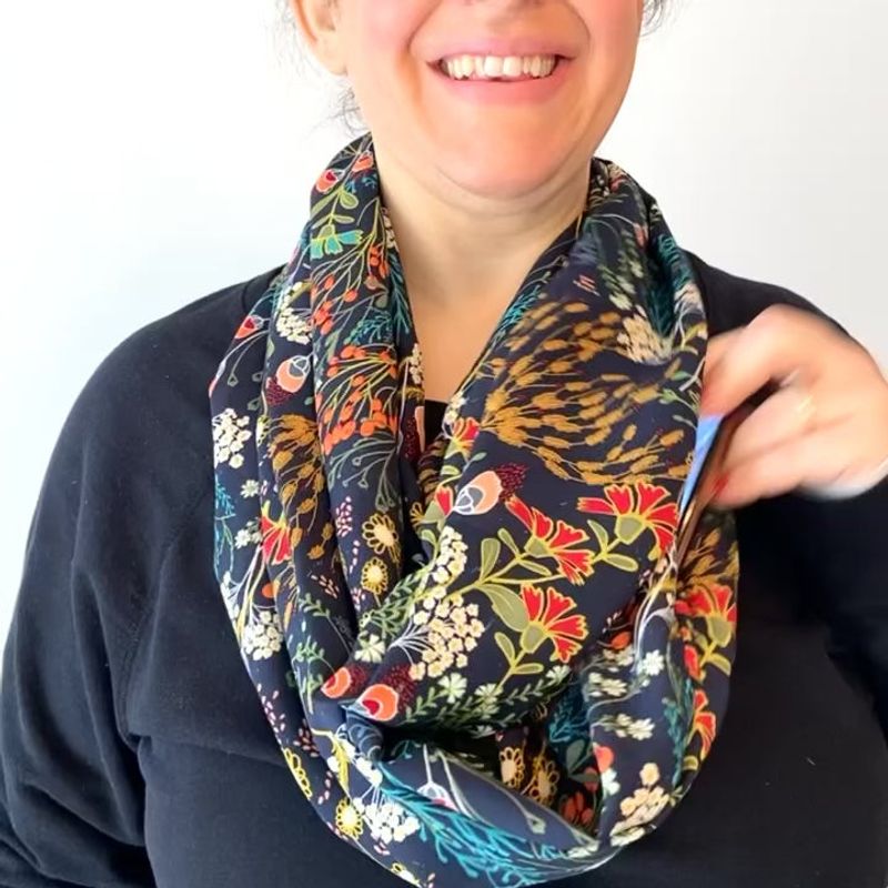 Speakeasy Travel Scarf (Hidden Pocket)