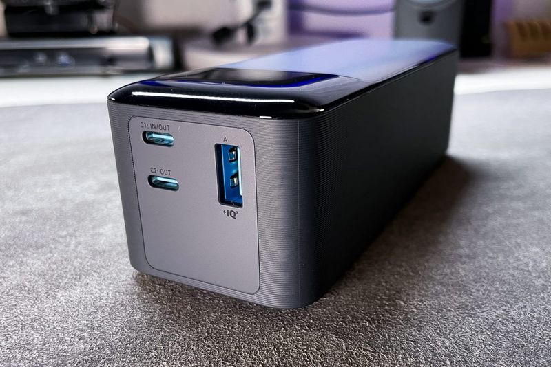 Anker 737 Power Bank (PowerCore 24K, 24,000mAh, 140W)