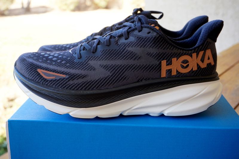 Hoka Clifton 9 (Lightweight Cushion)