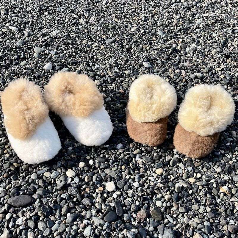 Alpaca-Wool Slippers in Peru