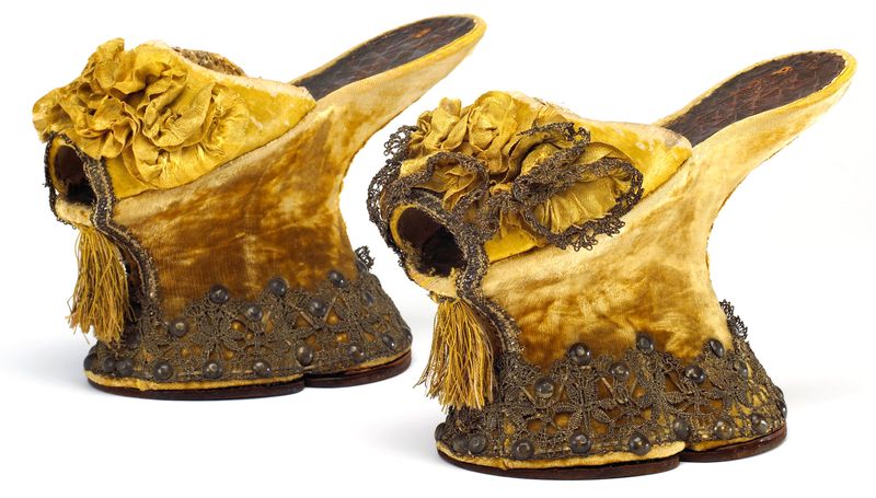Platform Chopines in Venice