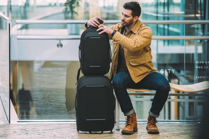 Nomatic Navigator Carry-On 37L
