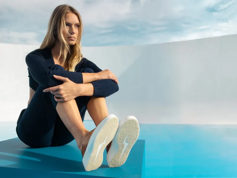 Comfortable walking sneakers (closed-toe)
