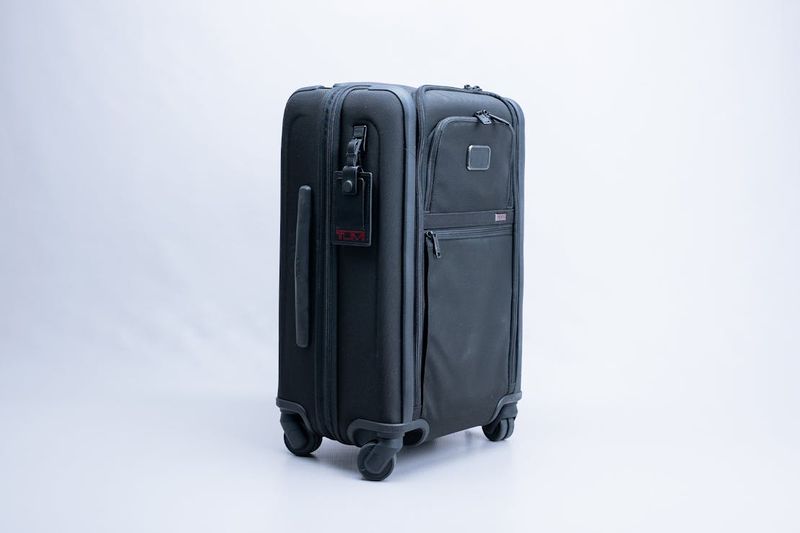 Tumi Alpha 3 Expandable International Carry-On