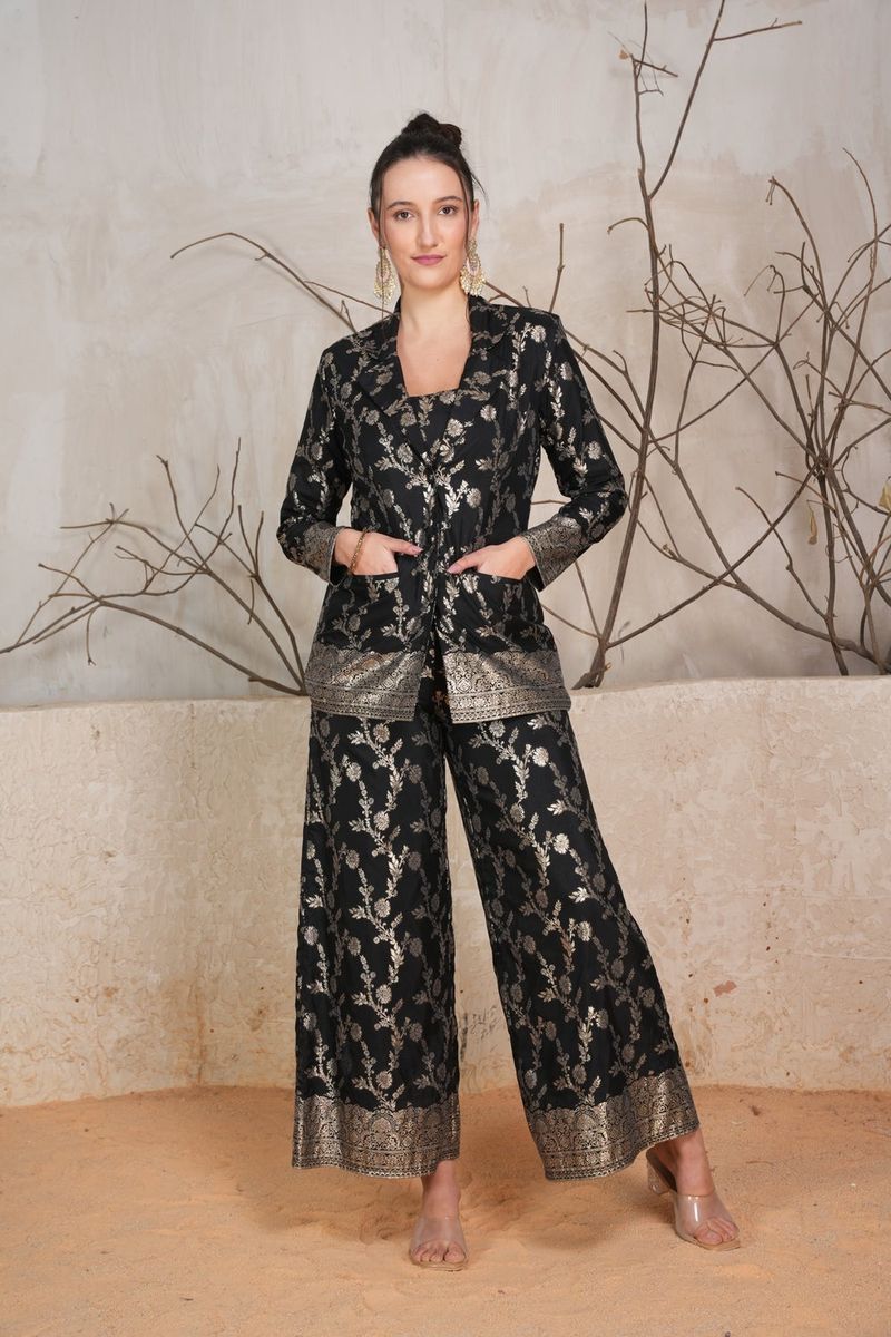 Matching set (co-ord) in knit or satin
