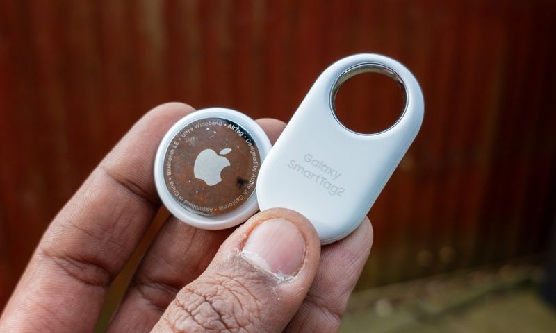 Apple AirTag for checked bags