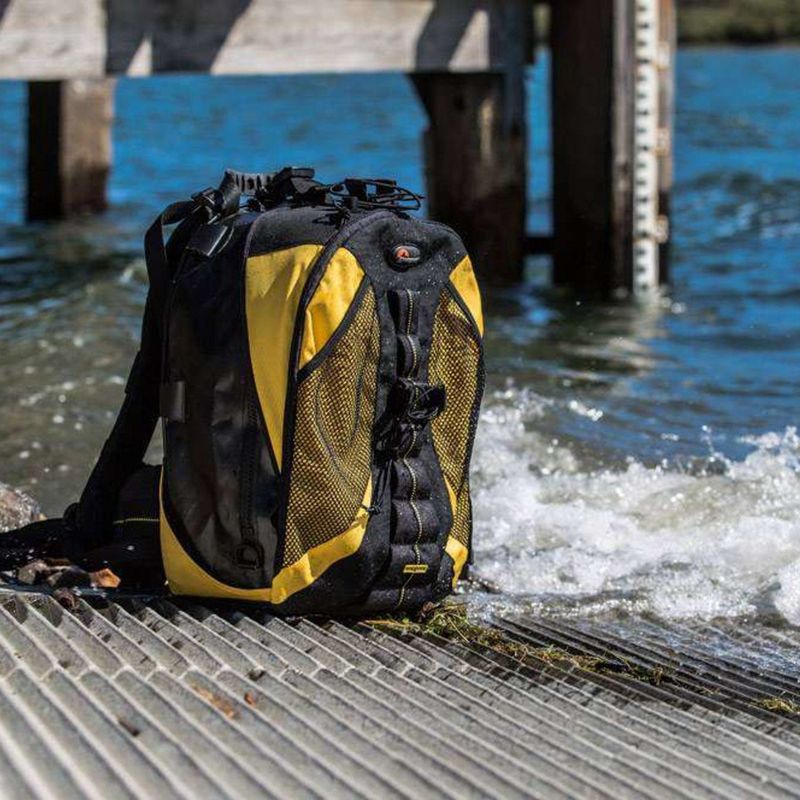 Lowepro DryZone 200 (Backpack)
