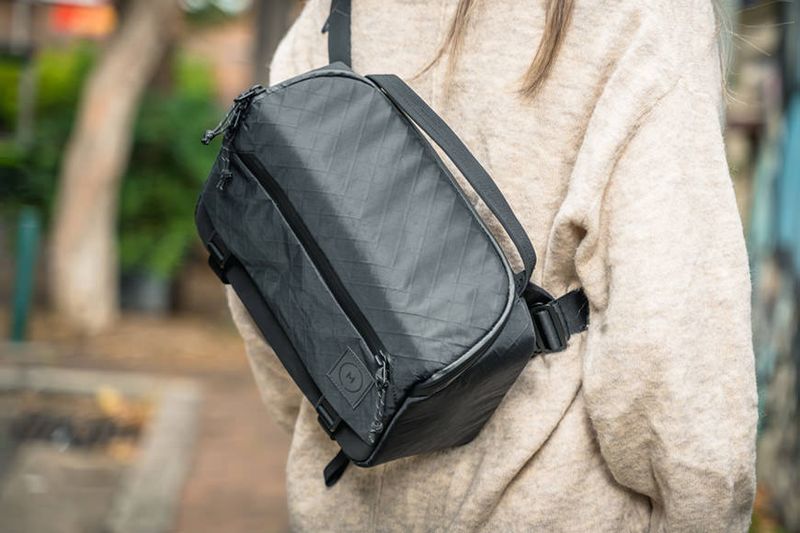 Moment Crossbody Organizer