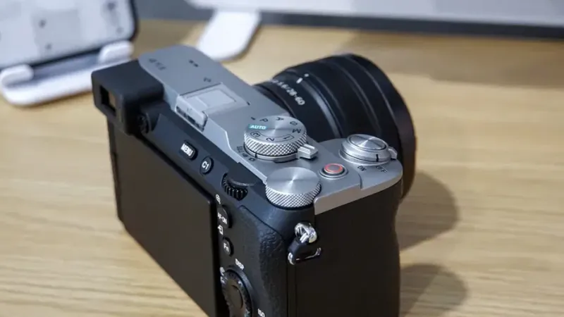 Sony α7C II (compact full-frame, dust/moisture-resistant)