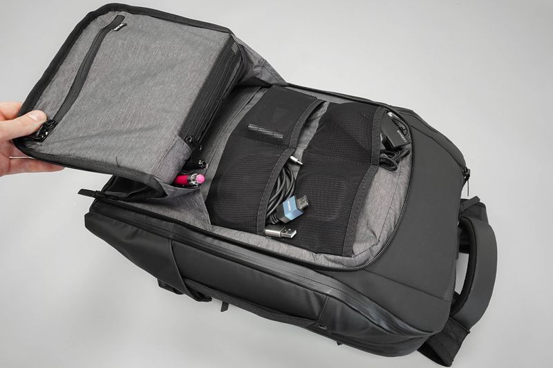 NOMATIC Travel Pack (20–30L expandable)