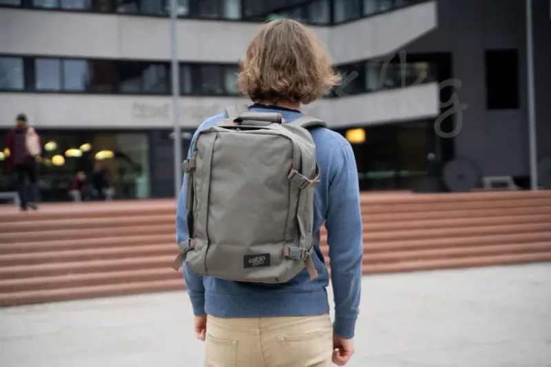 CabinZero Classic 44L