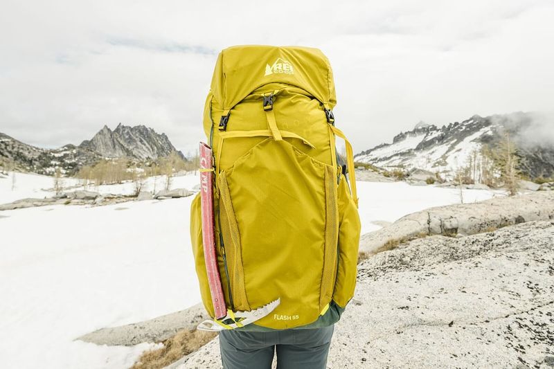 REI Co-op Flash 55 – The Ultralight Wonder