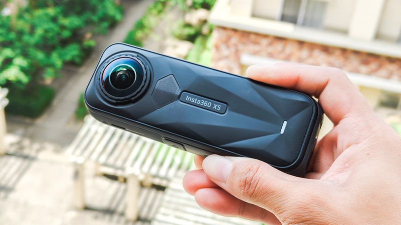 Insta360 X5