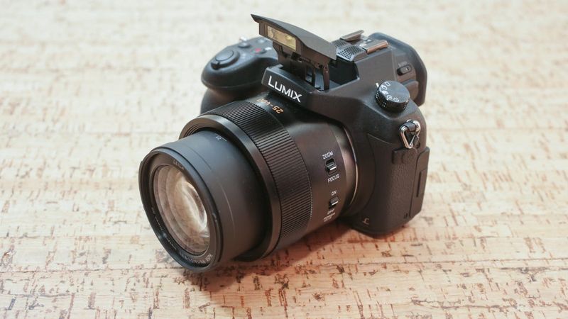 Panasonic Lumix FZ1000